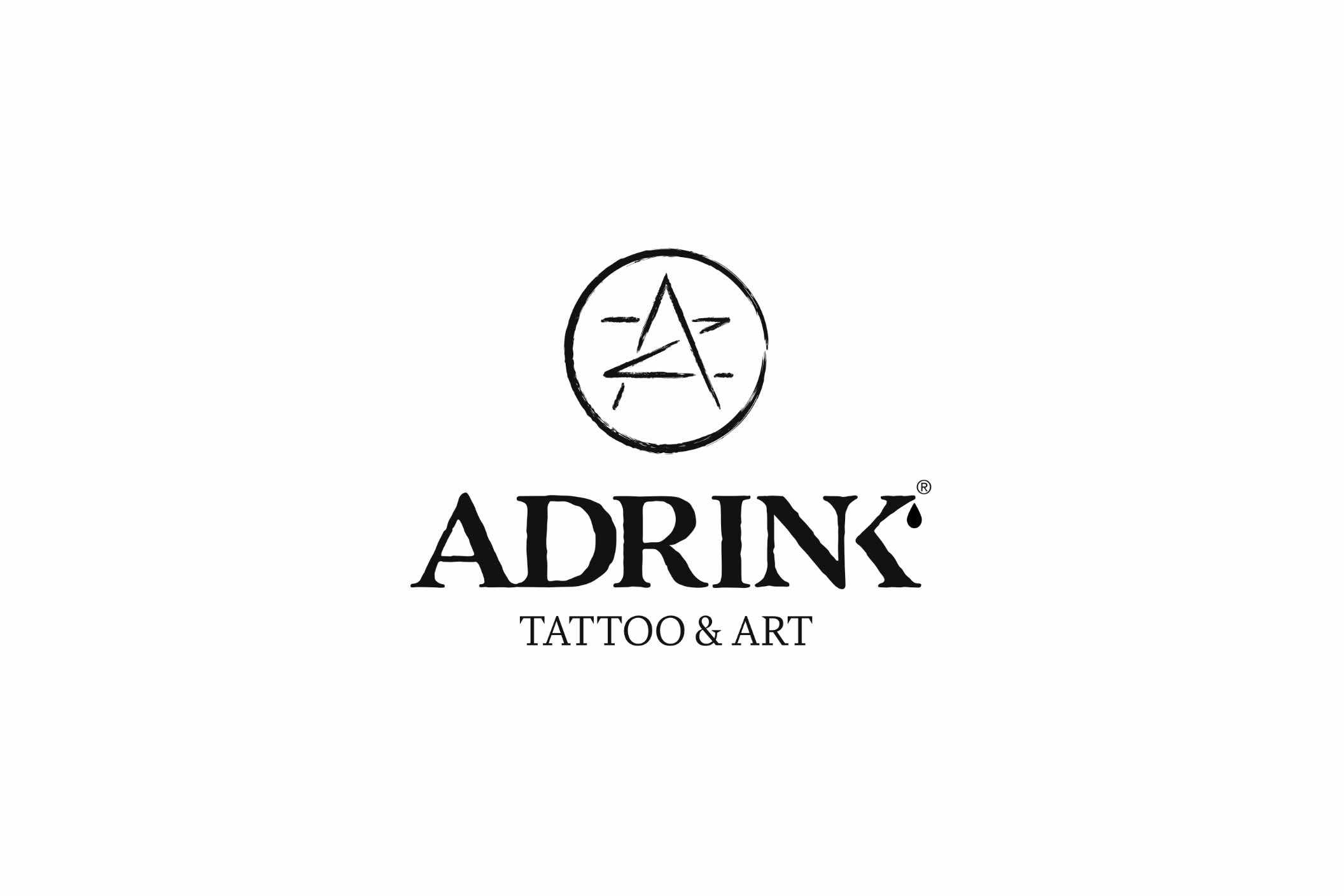 Versión blanca del logotipo Adrink Tattoo & Art Studio